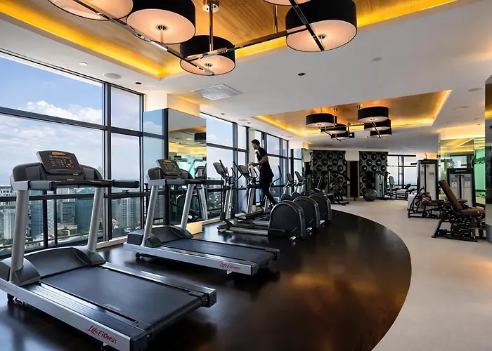 Comfy Staycation Makati And Pool Access *