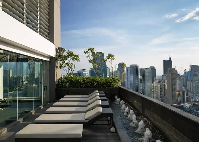 Comfy Staycation Makati And Pool Access Manila