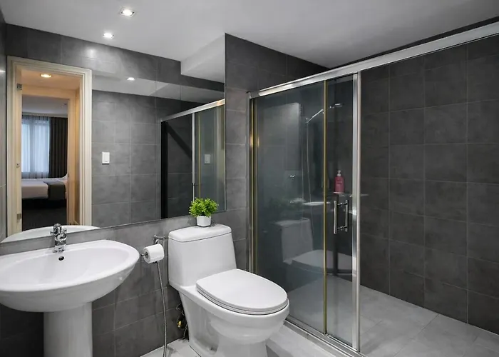 Comfy Staycation Makati And Pool Access Manila