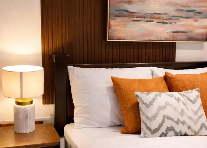 Comfy Staycation Makati And Pool Access Apartamento *